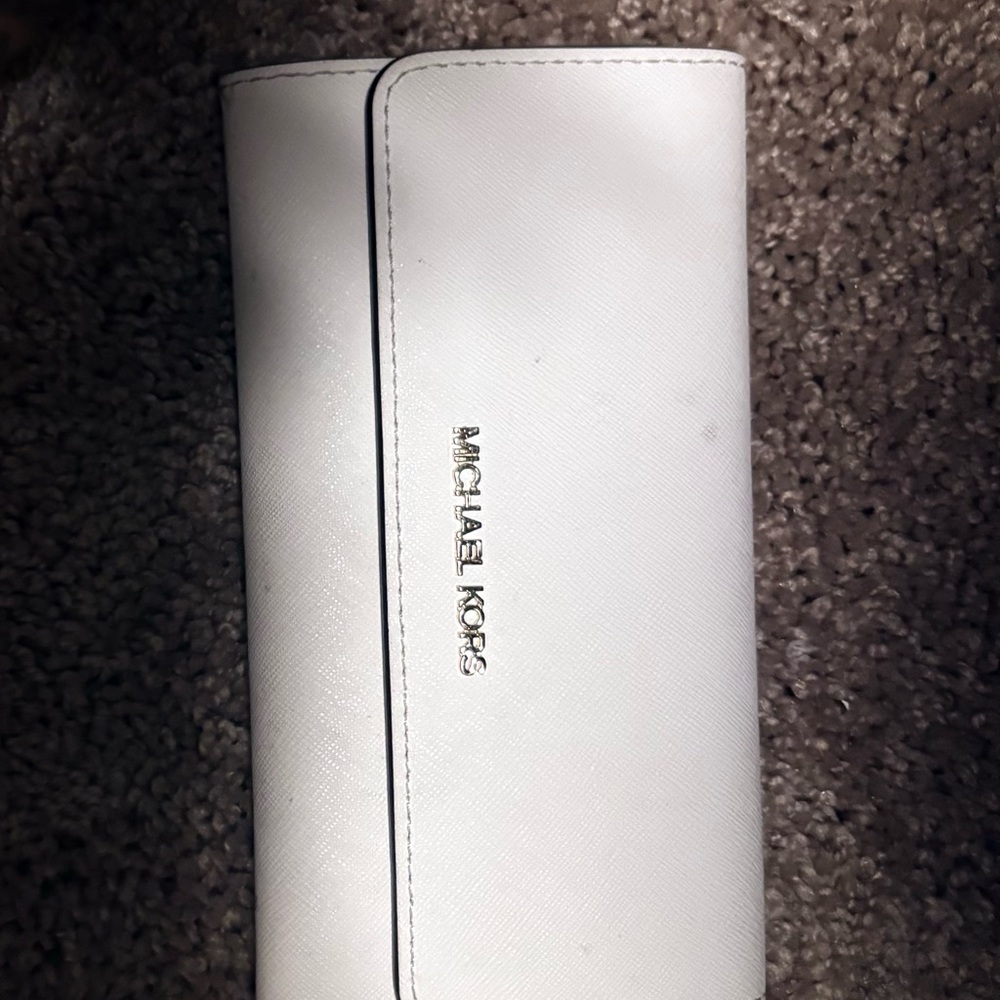 Michael Kors Cream Wallet